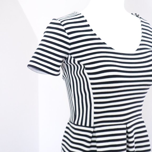 J. Crew Factory Black White Striped Short Sleeve Dress 0 - Picture 2 of 3